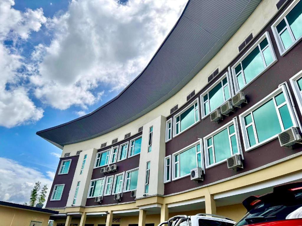 D Arc Hotel Кота-Кинабалу Экстерьер фото