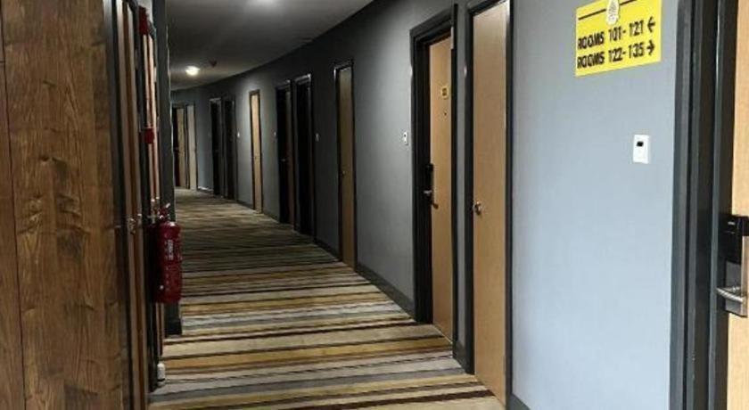 D Arc Hotel Кота-Кинабалу Экстерьер фото