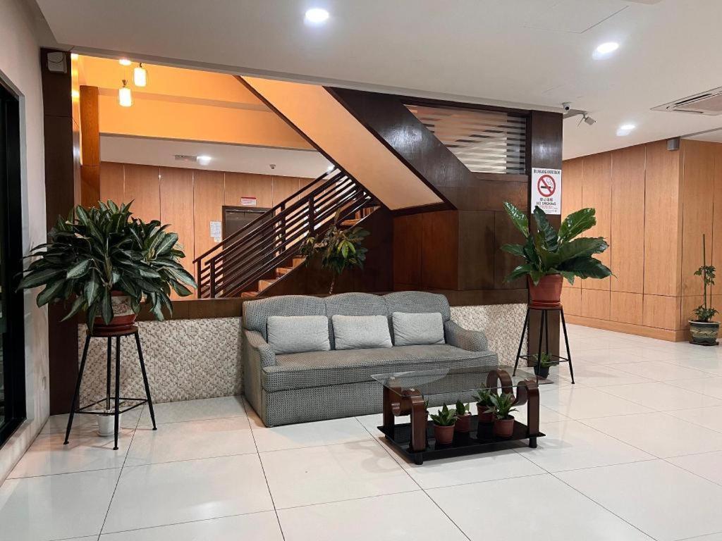 D Arc Hotel Кота-Кинабалу Экстерьер фото