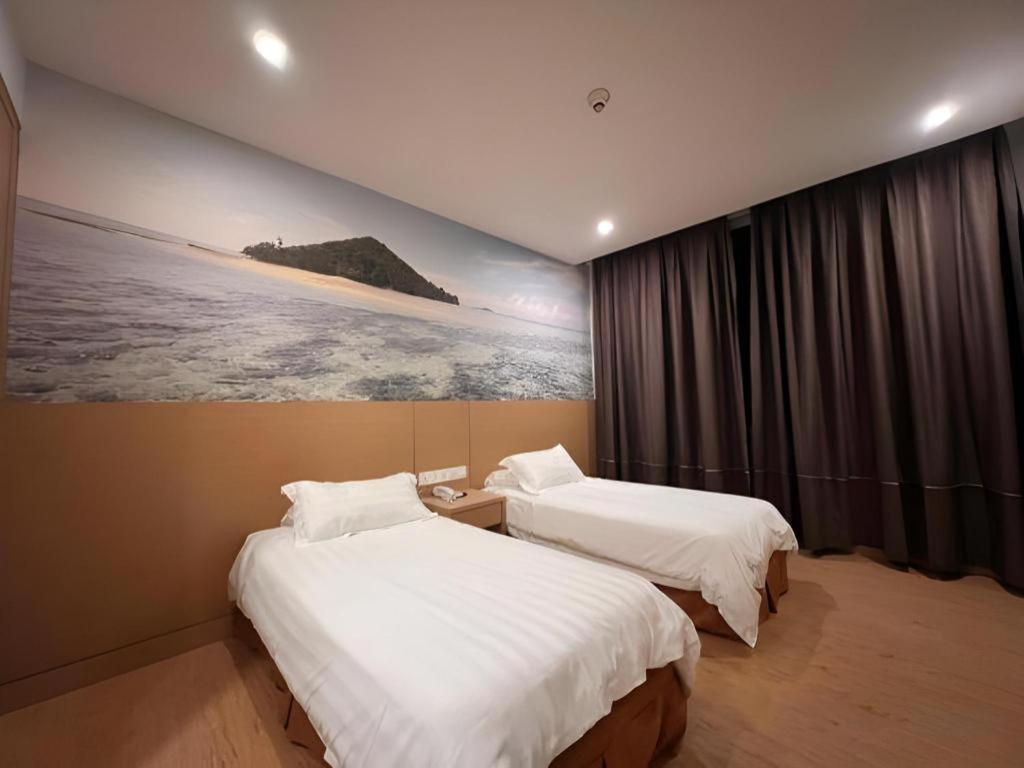 D Arc Hotel Кота-Кинабалу Экстерьер фото