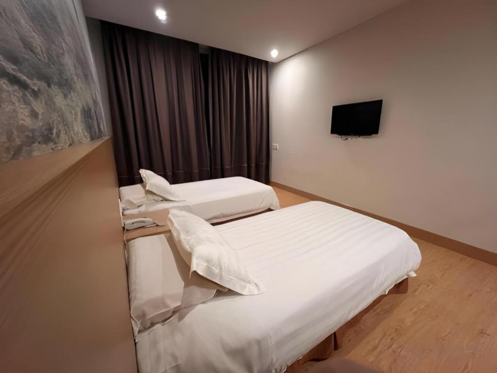 D Arc Hotel Кота-Кинабалу Экстерьер фото