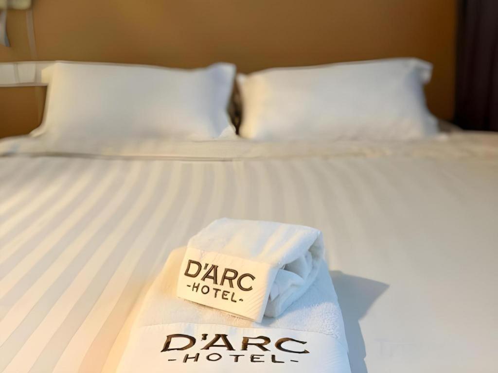 D Arc Hotel Кота-Кинабалу Экстерьер фото