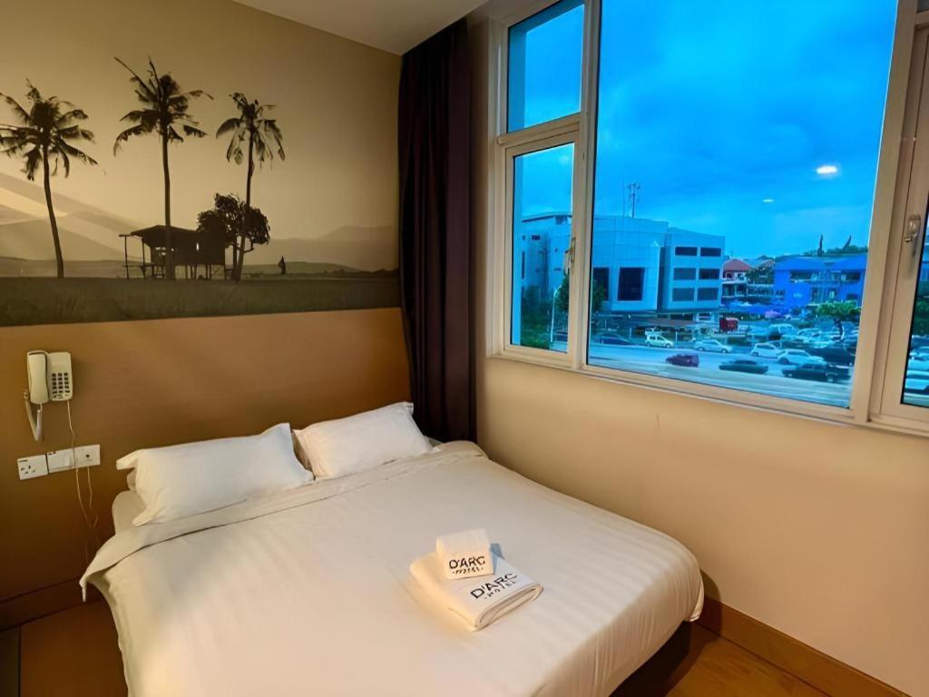 D Arc Hotel Кота-Кинабалу Экстерьер фото
